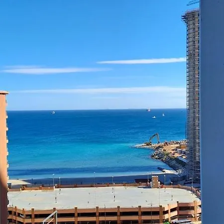 Large Studio With View-hosted By Sweetstay