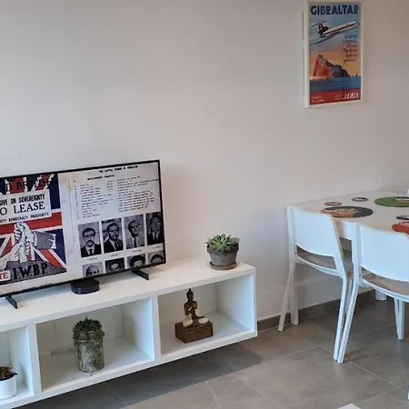 Large Studio With View-hosted By Sweetstay Apartment *